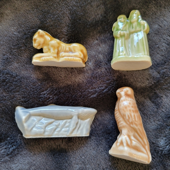 4 Red Rose tea Wade figurines figures statues collectable whale lion hawk Noah - Picture 1 of 1